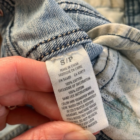 AMERICAN EAGLE Button Front Jean Jacket With Pockets Denim Blue Size Small - Picture 8 of 10